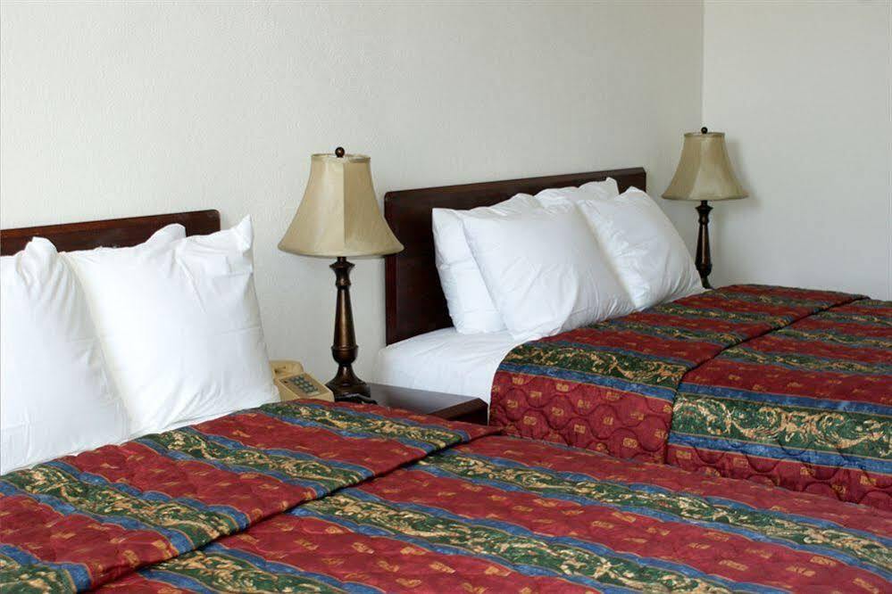 Marshall Lodge By Oyo Hwy 65 מראה חיצוני תמונה